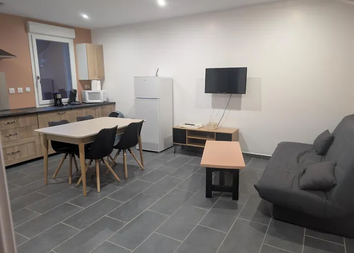 A La Campagne Apartment *